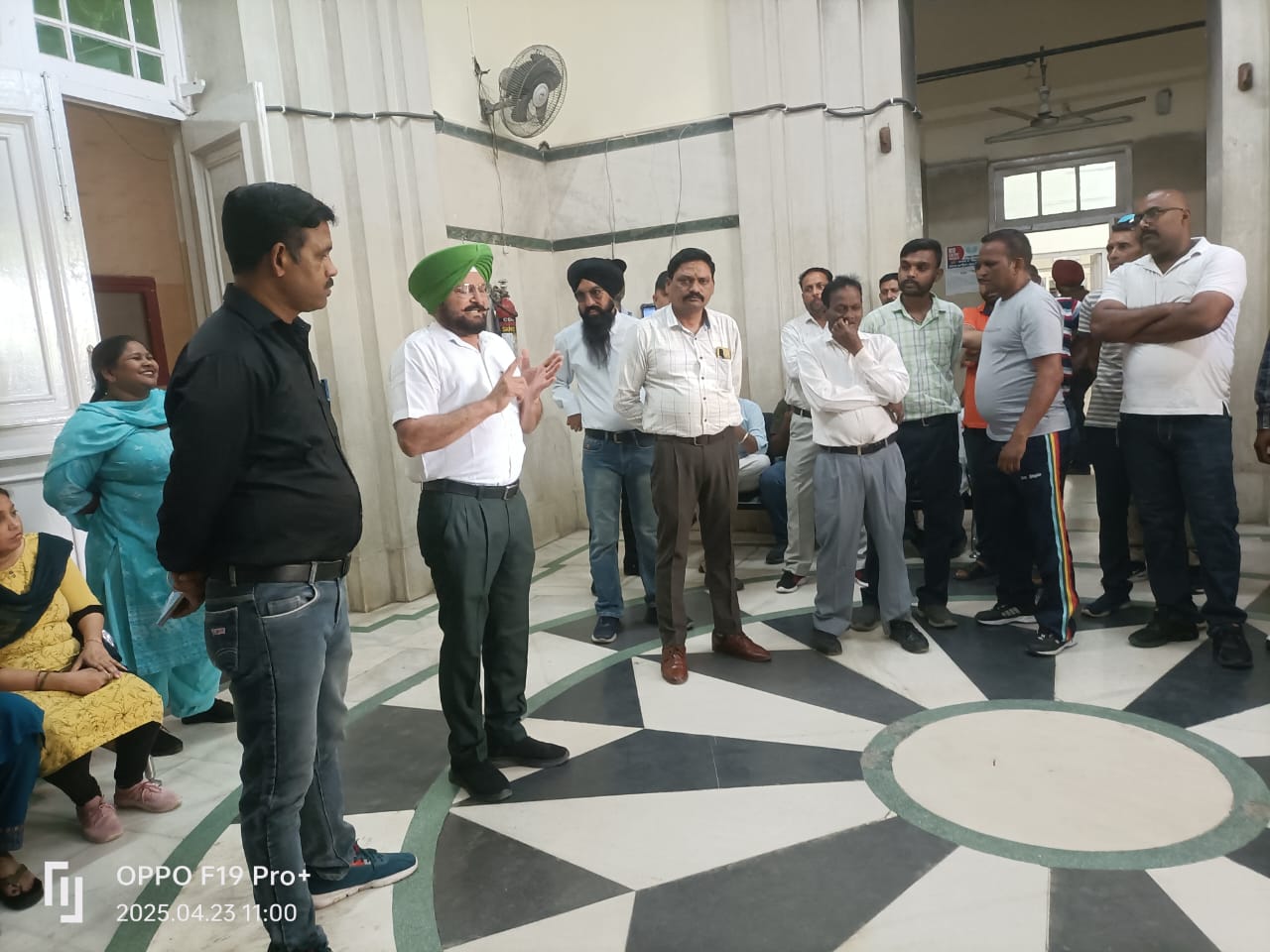 ਰਾਜਿੰਦਰਾ ਹਸਪਤਾਲ ਅਤੇ ਮੈਡੀਕਲ ਕਾਲਜ ਪਟਿਆਲਾ ਦੇ ਕਰਮਚਾਰੀਆਂ ਮਾਰਚ ਮਹੀਨੇ ਦੀਆਂ ਤਨਖਾਹਾਂ ਨਾ ਮਿਲਣ ਤੇ ਕੀਤਾ ਜ਼ੋਰਦਾਰ ਪ੍ਰਦਰਸ਼ਨ - ਤਨਖ਼ਾਹਾਂ ਜਾਰੀ